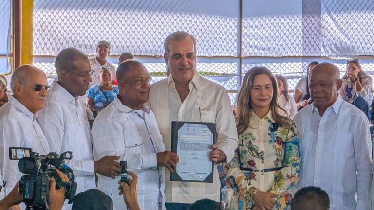 Abinader-en-Esperanza-RD